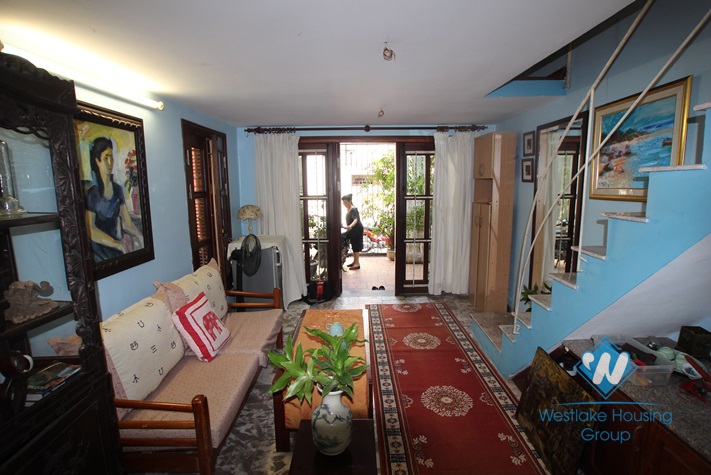 One bedroom apartment for rent in Nghi Tam st, Tay Ho, Ha Noi
